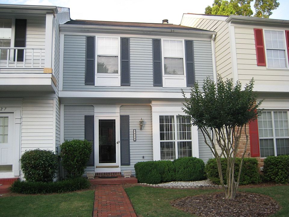 3 level townhome - great condition