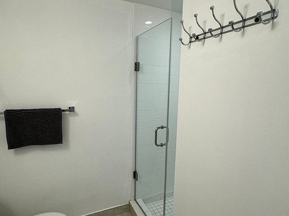 4th image of 14 York St #902B