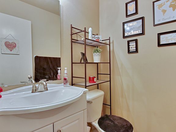 5th image of 1112 109th St E Unit 3