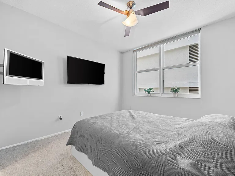 347 N New River Dr E #405 — Photo 11