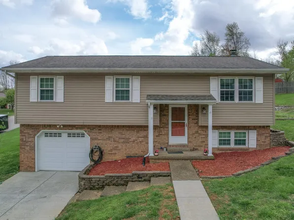 5625 Greensboro Dr, Newburgh, IN 47630