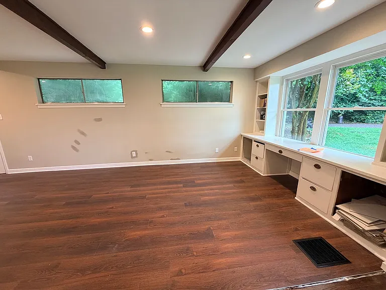 621 Greenhill Dr — Photo 8