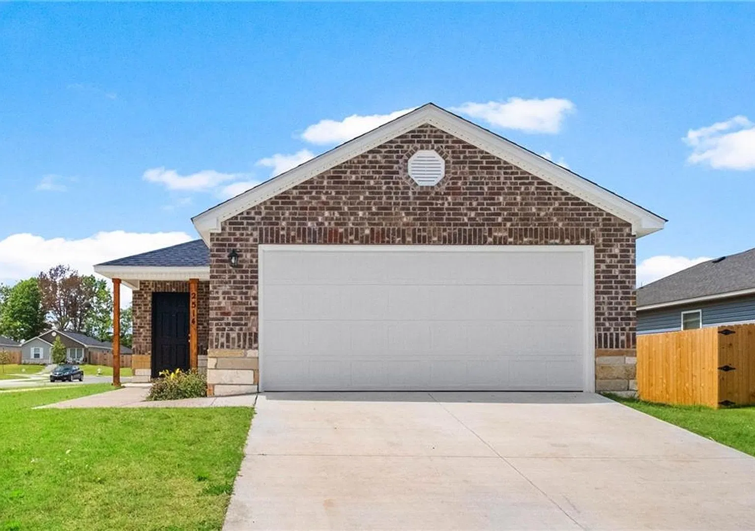 Modern construction meets contemporary comfort corner lot in a desirable Fayetteville neighborhoo... — Photo 1