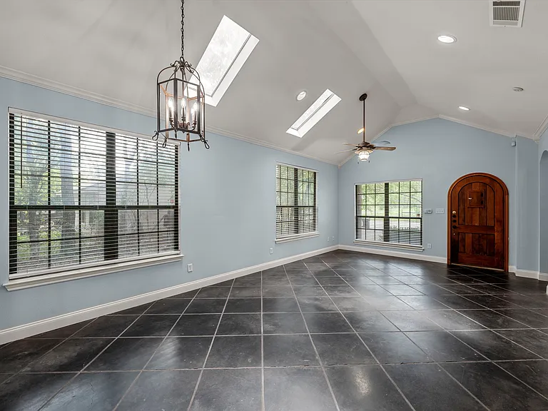 316 Garden Dr — Photo 9
