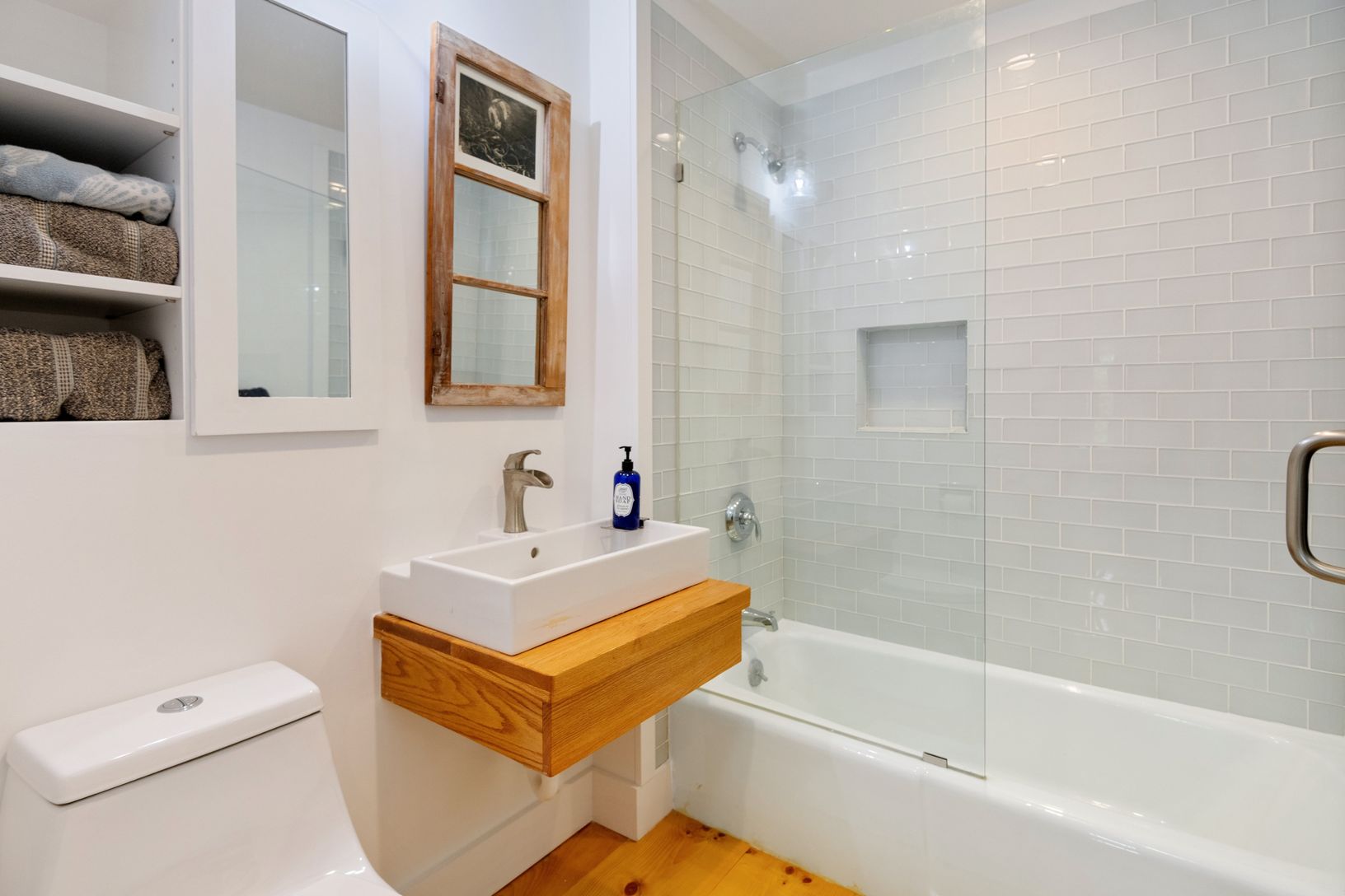  Newly renovated bath