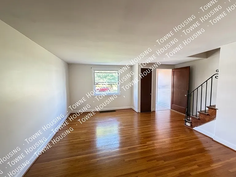 26 Janet St #RIGHT — Photo 2