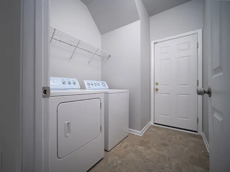 1030 Boxelder Ln — Photo 15