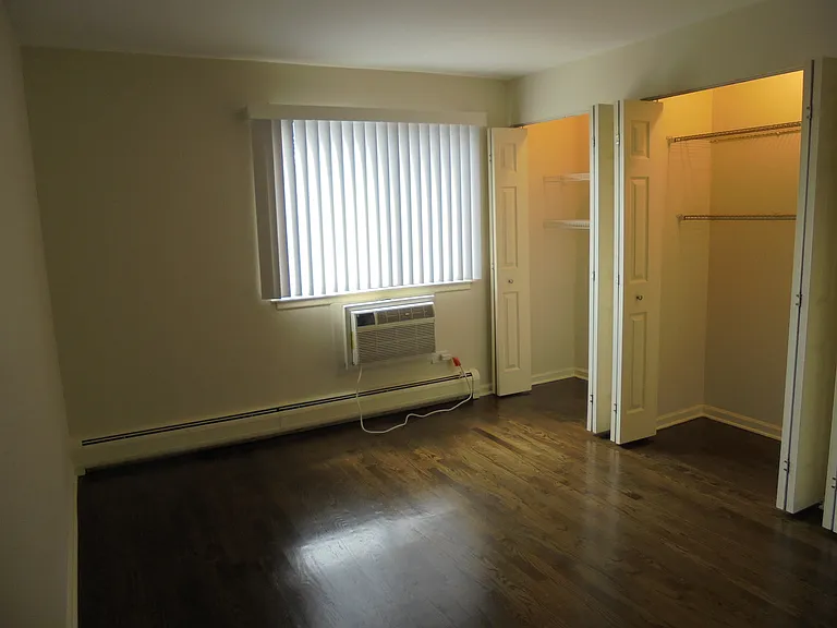 5310 N Chester Ave #301 — Photo 8