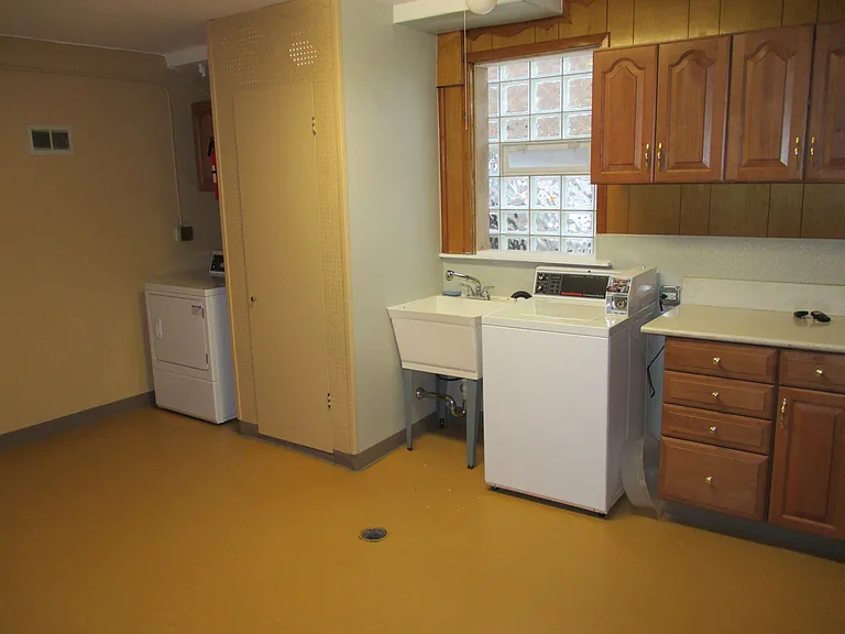 4318 Maple Ave #1 — Photo 9