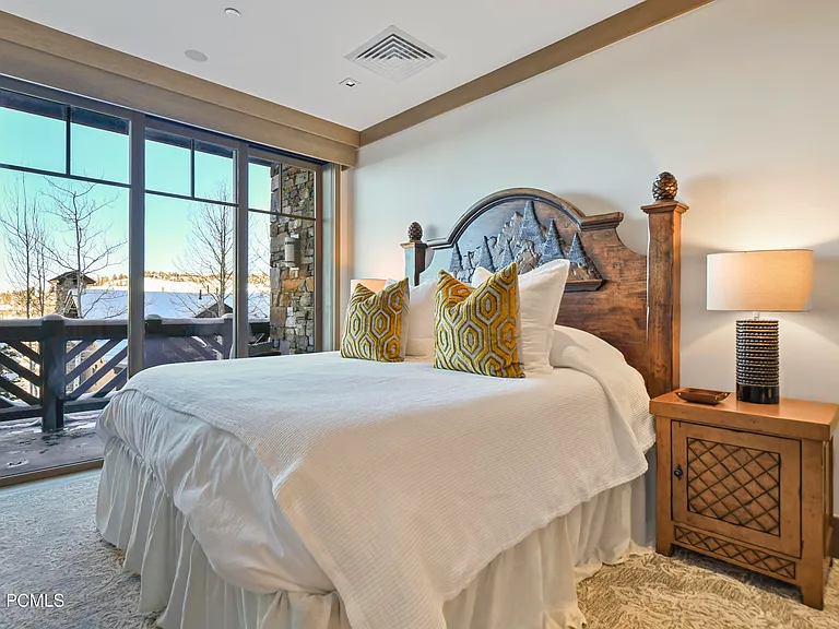 8680 Empire Club Dr — Photo 35