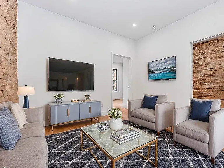 28 Bedford St #12 — Photo 1
