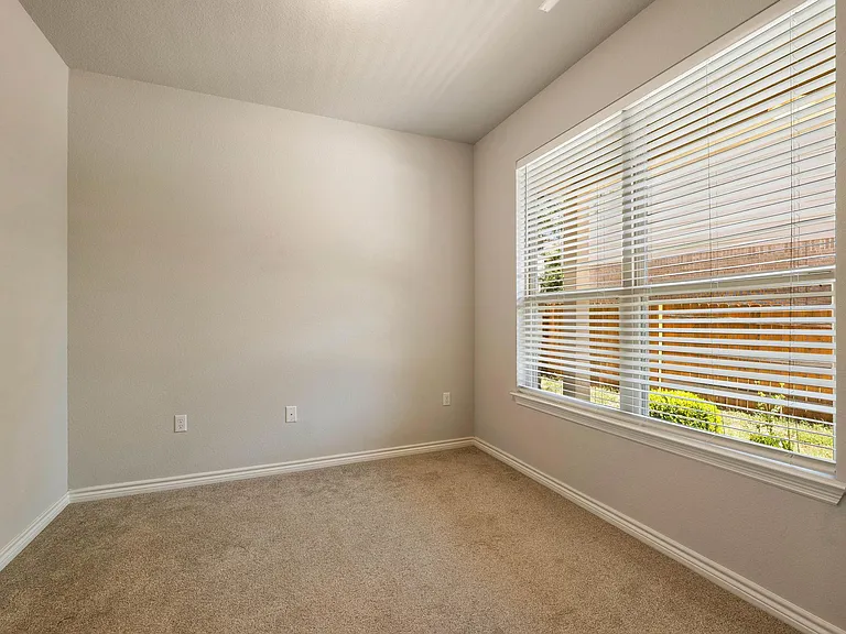 9010 Gage Dr — Photo 4