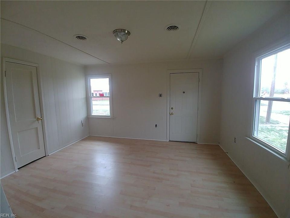 1st image of 35 Grand St