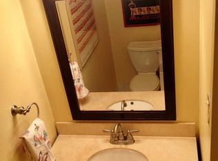 1 Hamilton Cir, Philadelphia, PA 19130