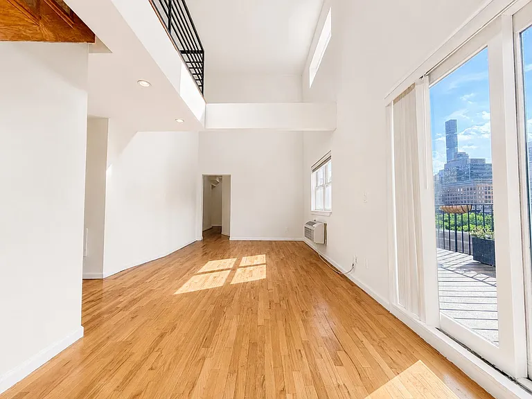 401 E 68th St #Penthouse 2 — Photo 5