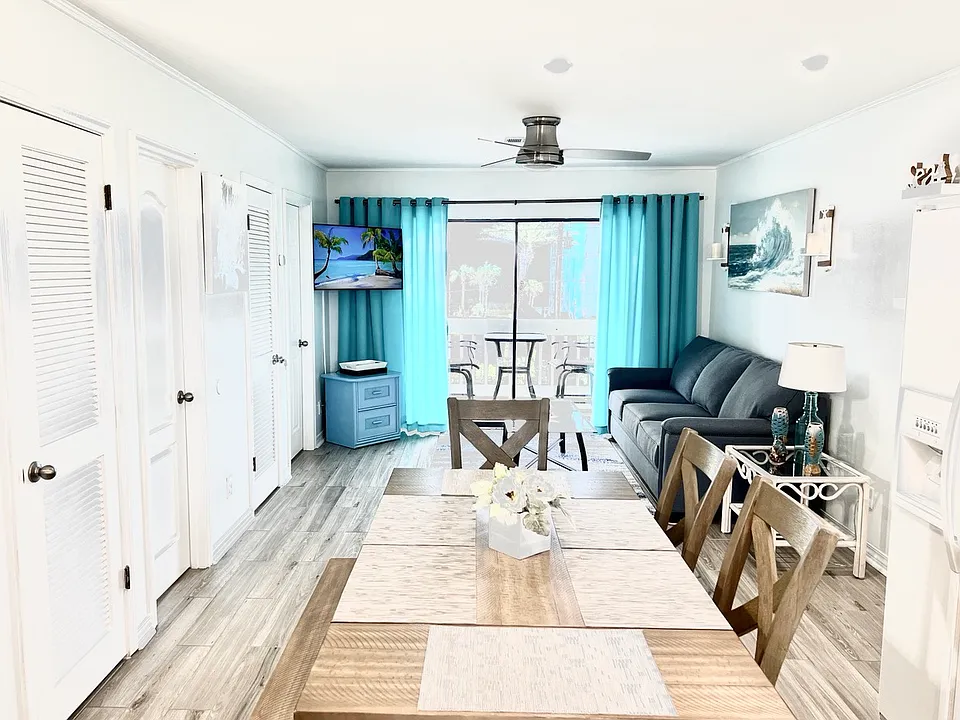 930 W Beach Blvd #223
