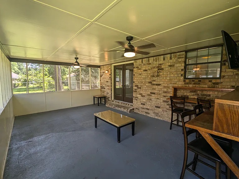 1410 Brittney Ln — Photo 18