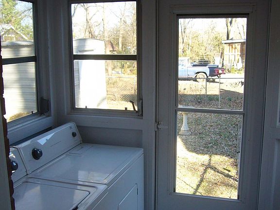washer/ dryer included