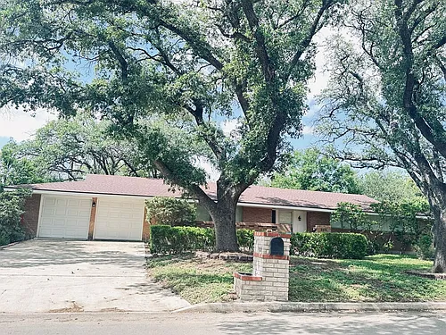 425 Zephyr Dr Photo 1