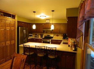 10119 N Meadow Ln, Mequon, WI 53092