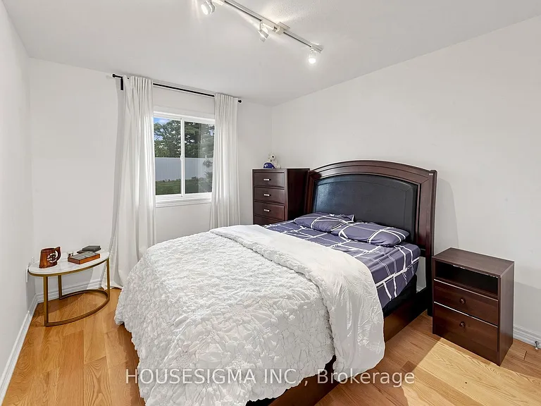 69 Holyrood Ave — Photo 28
