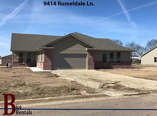 9414 Romeldale Ln, Roscoe, IL 61073