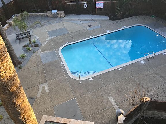 2nd image of 1614 Hudson St APT 322