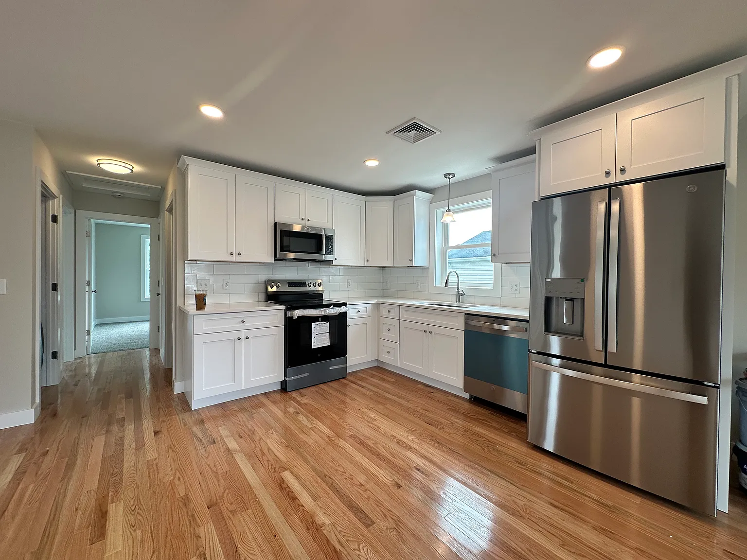 2 bed, 1000 sqft, $2,350 — Photo 4