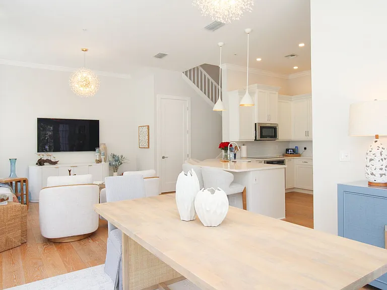 453 8th Ave S #106 — Photo 10