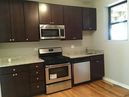 3823 W Altgeld St #1E Photo 1