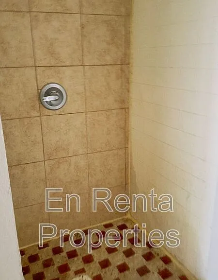1217 Clinton Ave — Photo 13