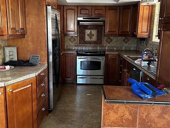 3rd image of 2921 Kentucky Ave