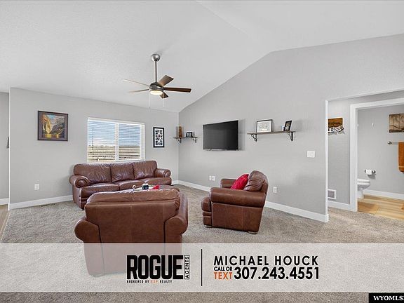 5th image of 6946 Rogue River
