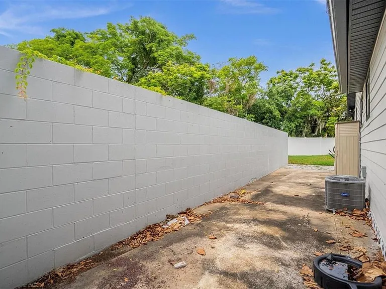 4521 Edgewater Dr #3 — Photo 13