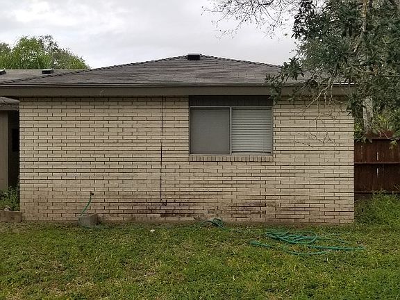 3rd image of 1615 Santa Maria St