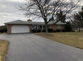 7425 Feddick Rd, Hamburg, NY 14075