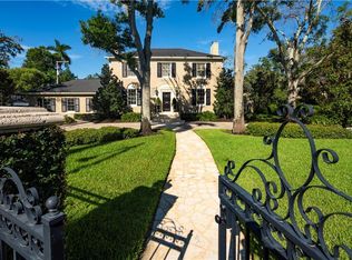 1520 Beach Dr NE, Saint Petersburg, FL 33704