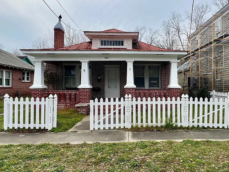314 N Harvey St — Photo 1