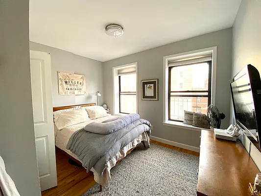 Rented by Corcoran | media 27