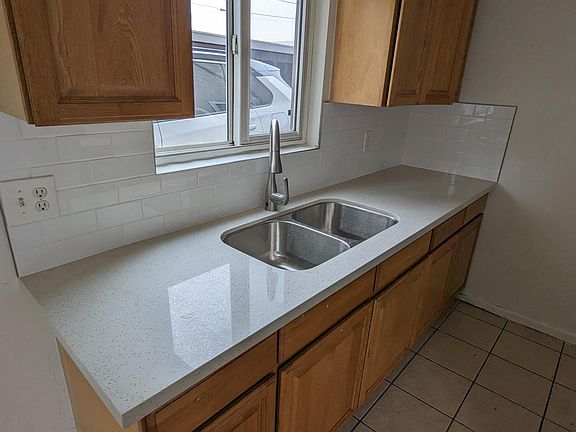 4th image of 120 E Cypress St APT 5
