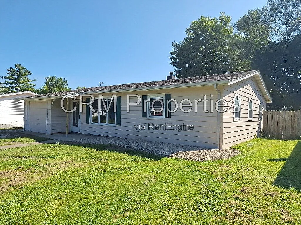 3 bed, 1.0 bath, 1040 sqft, $1,300 — Photo 3