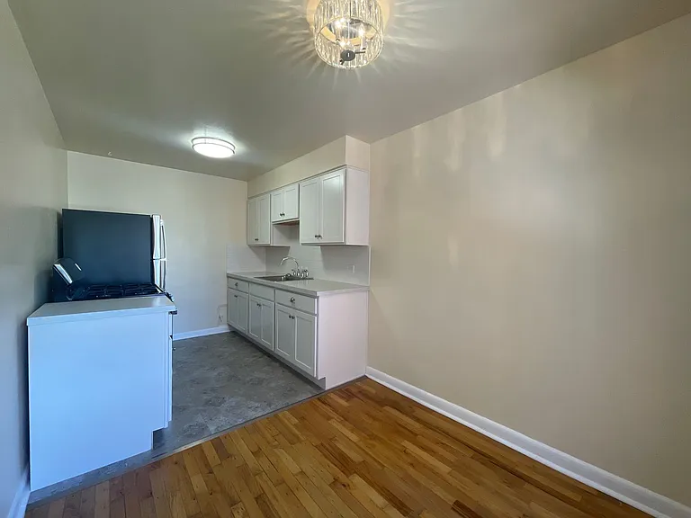 Don Edward Apartments — Photo 25
