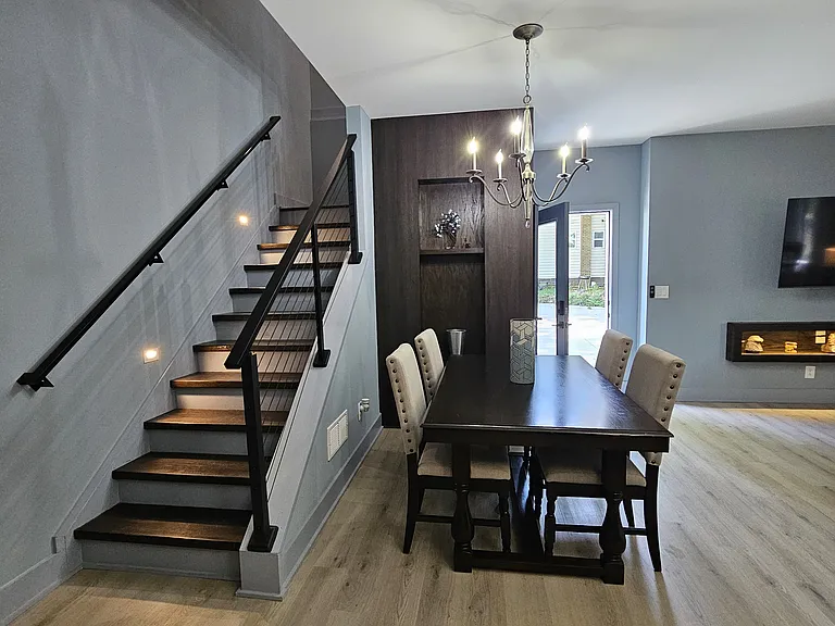 Main Floor staircase