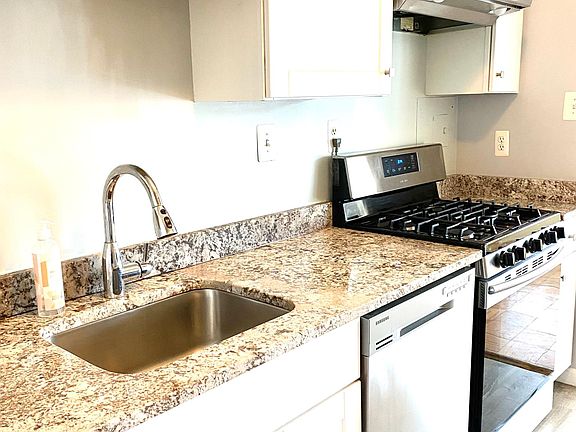 3rd image of 10500 Rockville Pike Unit 521