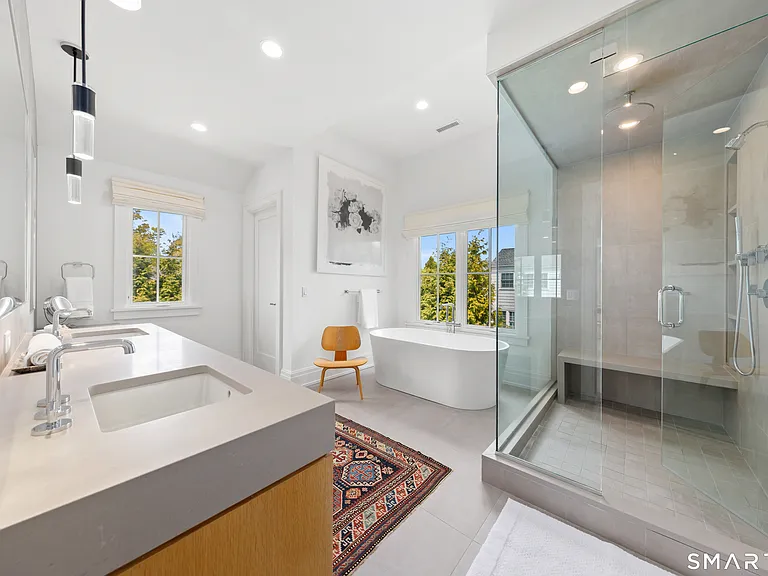 15 Roosevelt Rd — Photo 23
