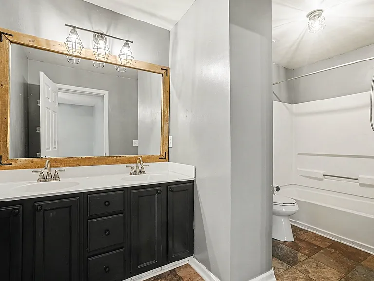 686 Huffine Manor Cir — Photo 14