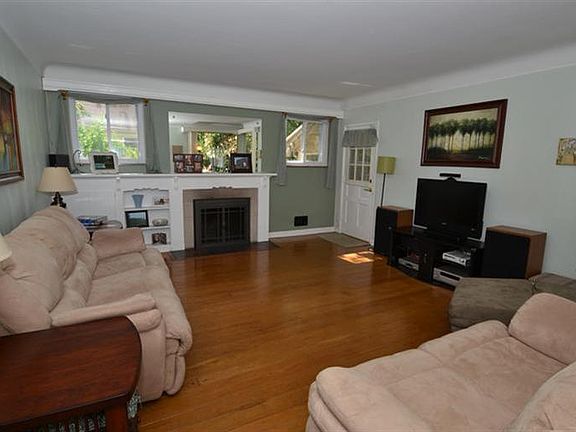 3rd image of 3751 Aikenside Ave