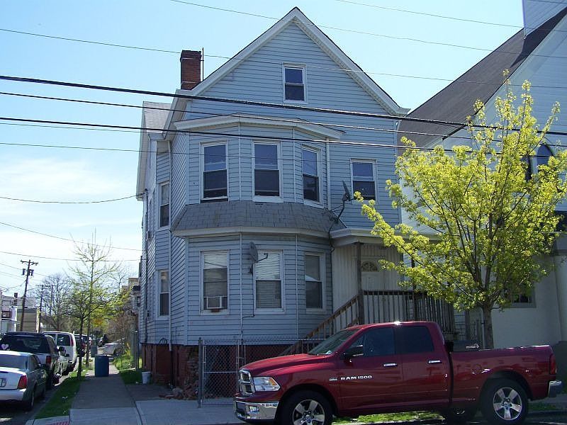 2nd image of 21 Rosa Parks Blvd