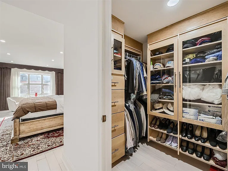 250 President St #211 — Photo 3