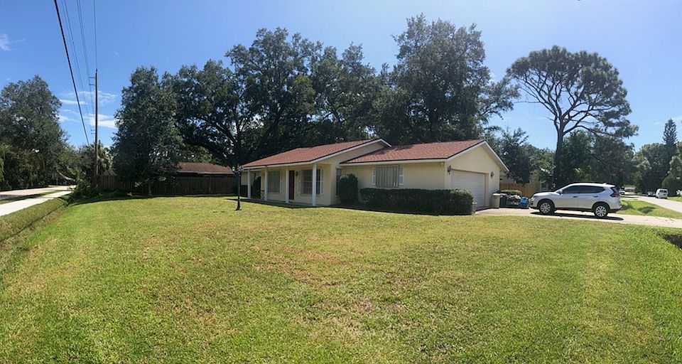 Corner view at Avila/Desoto